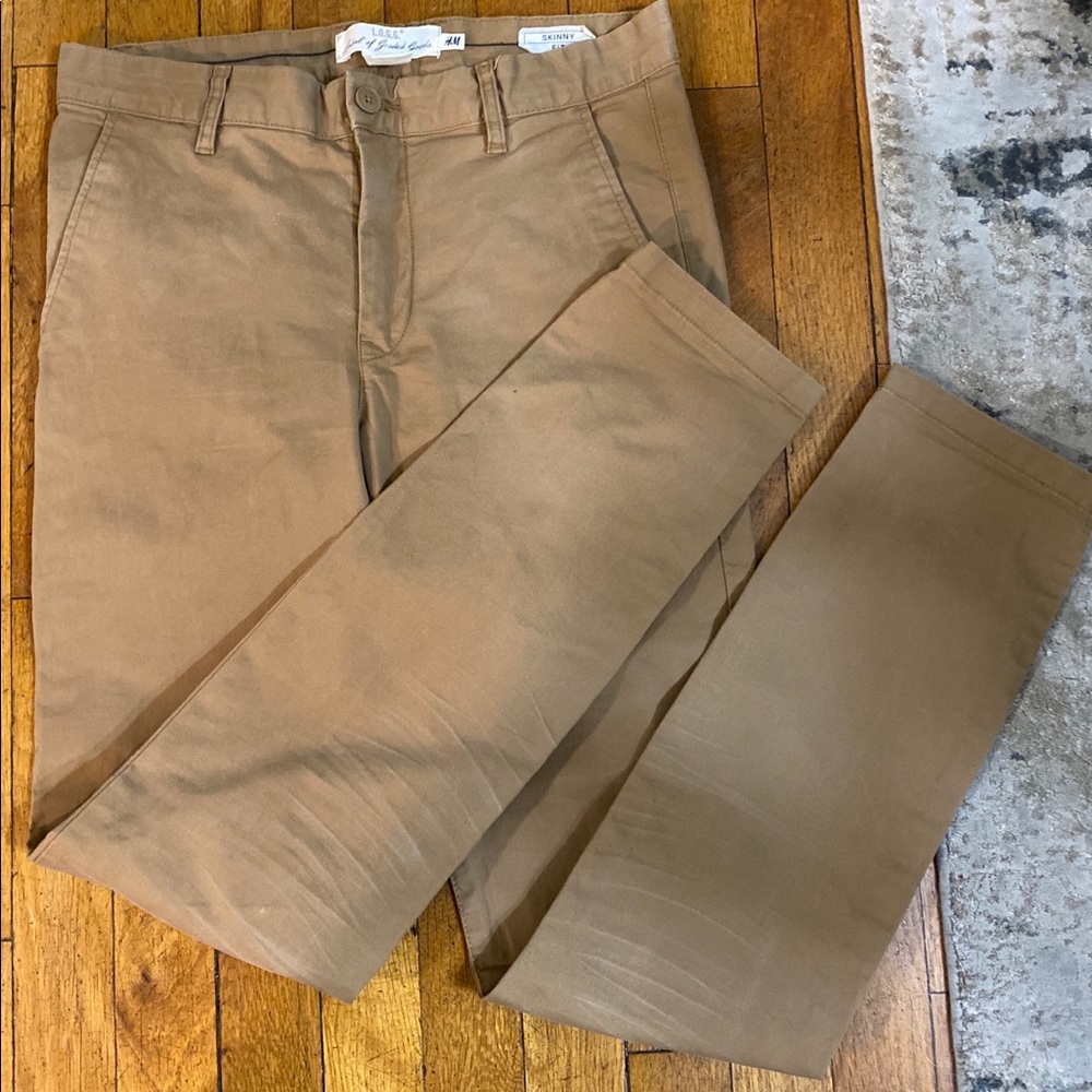 H & M Level Of graded goods (LOGG) Chinos